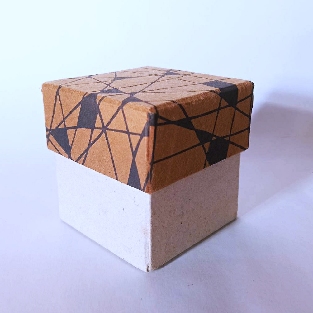 Mulberry paper box กล่องกระดาษพิมพ์ลาย